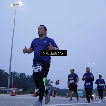 Runner Photo 7348719