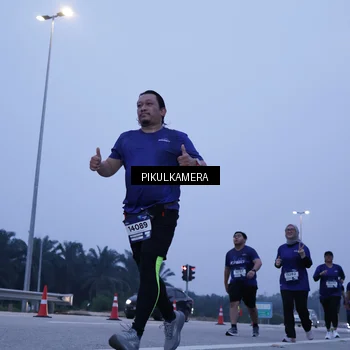 Runner Photo 7348781