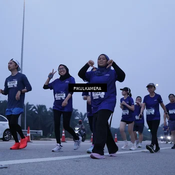 Runner Photo 7348973