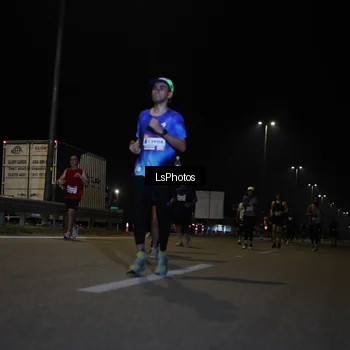 Runner Photo 7349000