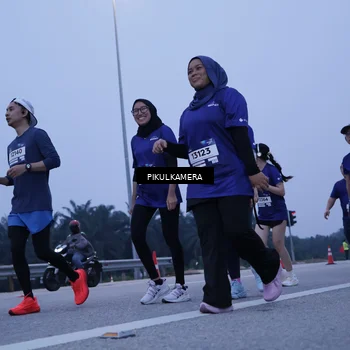 Runner Photo 7349013