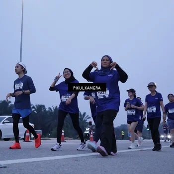 Runner Photo 7349014