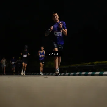 Runner Photo 7349100