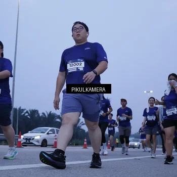 Runner Photo 7349108