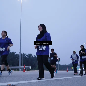 Runner Photo 7349655