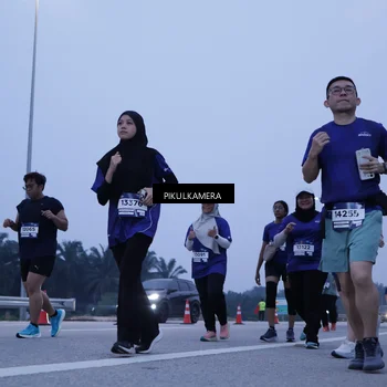 Runner Photo 7349688