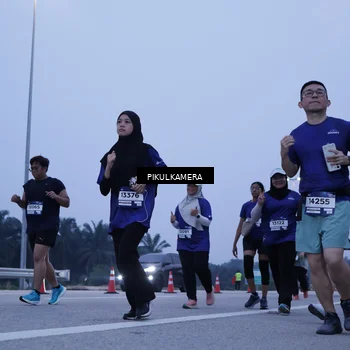 Runner Photo 7349791