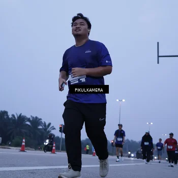 Runner Photo 7349912