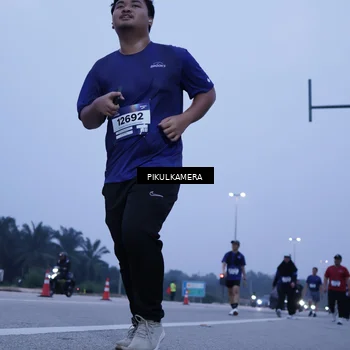 Runner Photo 7349938