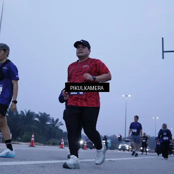 Runner Photo 7349944
