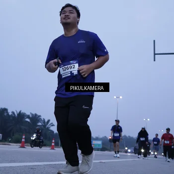Runner Photo 7349979
