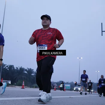 Runner Photo 7349982