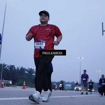 Runner Photo 7350004