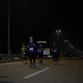 Runner Photo 7350005