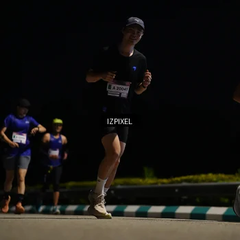 Runner Photo 7350046