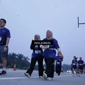 Runner Photo 7350102