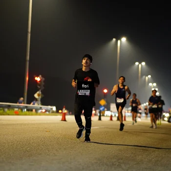 Runner Photo 7350105