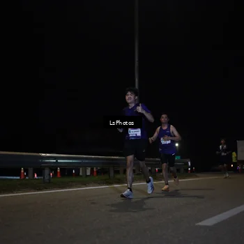 Runner Photo 7350140
