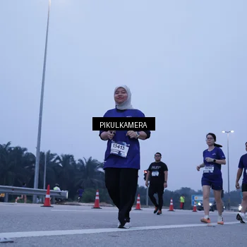 Runner Photo 7350247