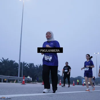 Runner Photo 7350251