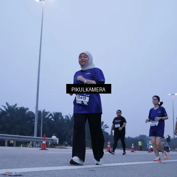 Runner Photo 7350273