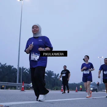 Runner Photo 7350302