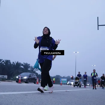 Runner Photo 7350549