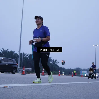 Runner Photo 7350616