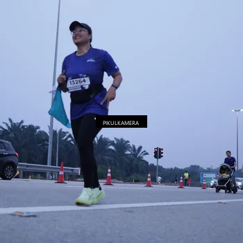 Runner Photo 7350663