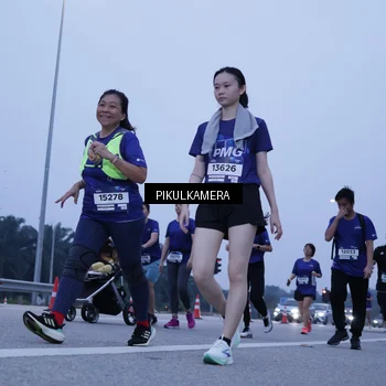 Runner Photo 7350670