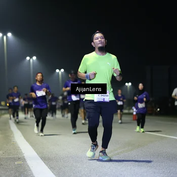 Runner Photo 7350671
