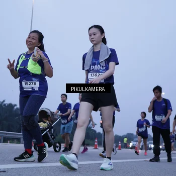 Runner Photo 7350675