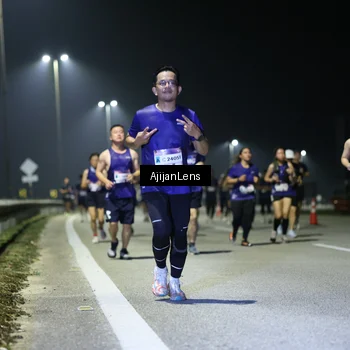 Runner Photo 7350736