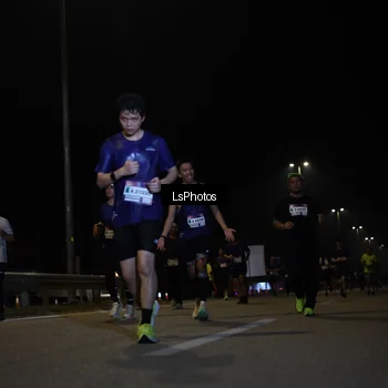 Runner Photo 7350740
