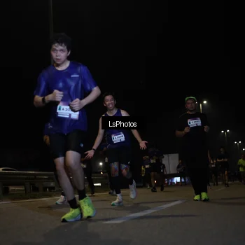 Runner Photo 7350751