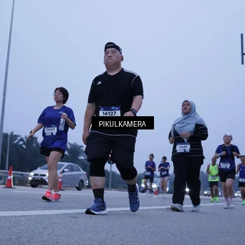 Runner Photo 7350816
