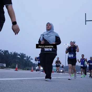Runner Photo 7350833