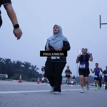 Runner Photo 7350852