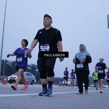 Runner Photo 7350864