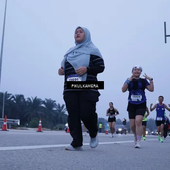 Runner Photo 7350873