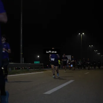 Runner Photo 7350914
