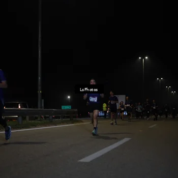 Runner Photo 7350915