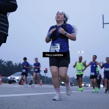 Runner Photo 7350938