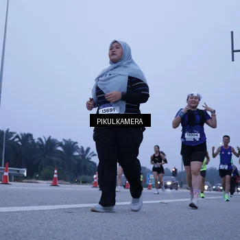 Runner Photo 7350942