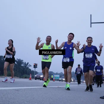 Runner Photo 7350946