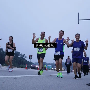 Runner Photo 7350973