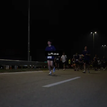 Runner Photo 7351002