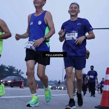 Runner Photo 7351032