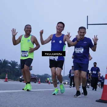 Runner Photo 7351033