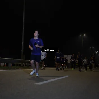 Runner Photo 7351039